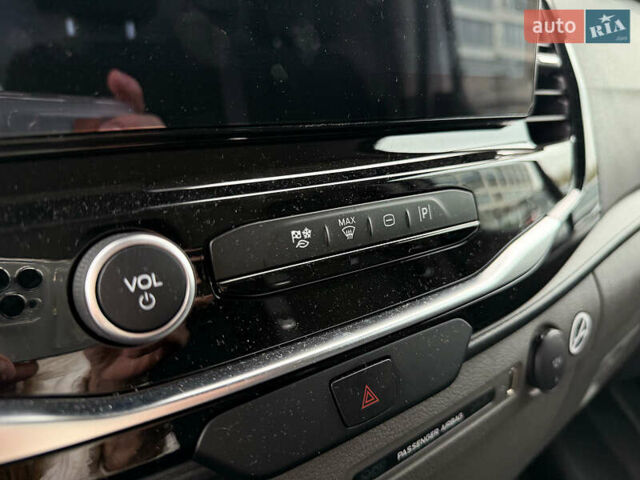 Белый Форд E-Transit, объемом двигателя 0 л и пробегом 4 тыс. км за 29999 $, фото 9 на Automoto.ua