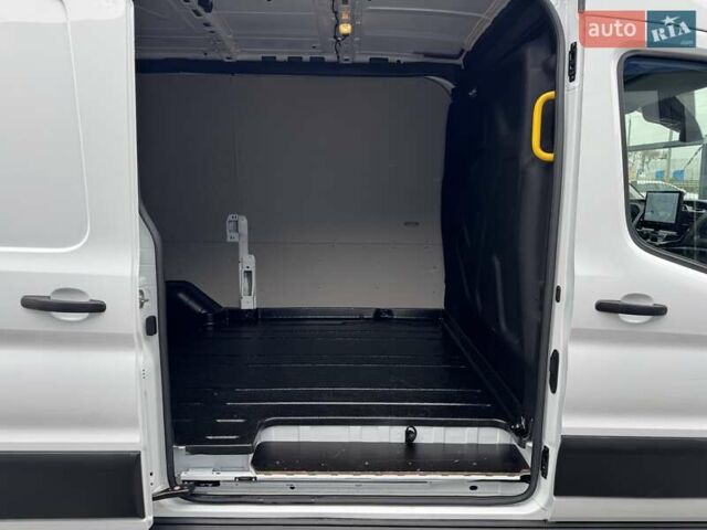 Белый Форд E-Transit, объемом двигателя 0 л и пробегом 9 тыс. км за 39900 $, фото 31 на Automoto.ua