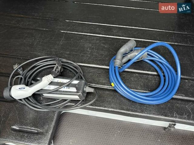 Белый Форд E-Transit, объемом двигателя 0 л и пробегом 9 тыс. км за 39900 $, фото 4 на Automoto.ua