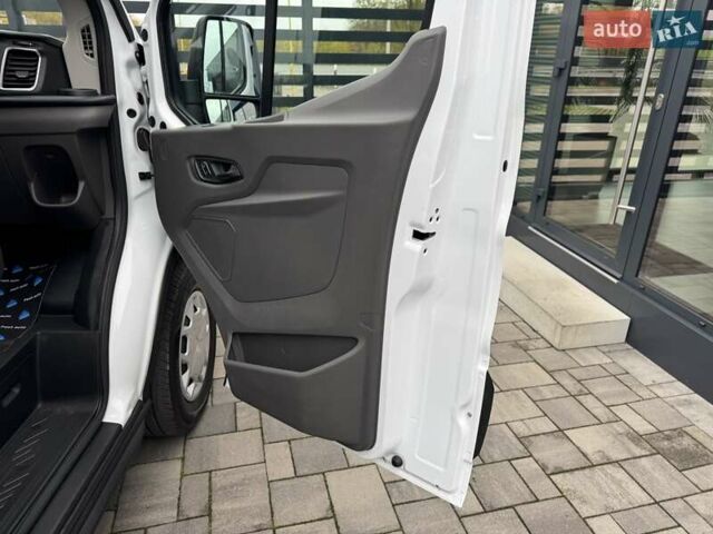 Белый Форд E-Transit, объемом двигателя 0 л и пробегом 9 тыс. км за 39900 $, фото 33 на Automoto.ua