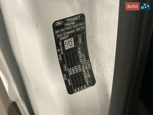 Білий Форд E-Transit, об'ємом двигуна 0 л та пробігом 38 тис. км за 33000 $, фото 10 на Automoto.ua