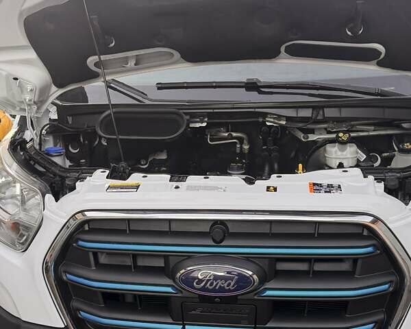 Белый Форд E-Transit, объемом двигателя 0 л и пробегом 31 тыс. км за 38500 $, фото 9 на Automoto.ua