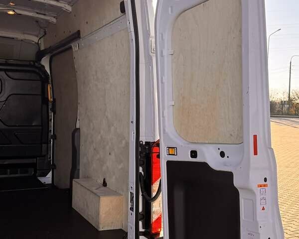 Белый Форд E-Transit, объемом двигателя 0 л и пробегом 31 тыс. км за 38500 $, фото 25 на Automoto.ua
