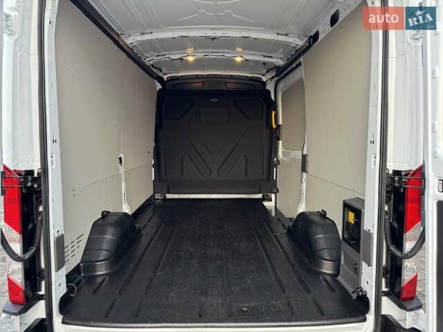 Белый Форд E-Transit, объемом двигателя 0 л и пробегом 12 тыс. км за 39900 $, фото 3 на Automoto.ua