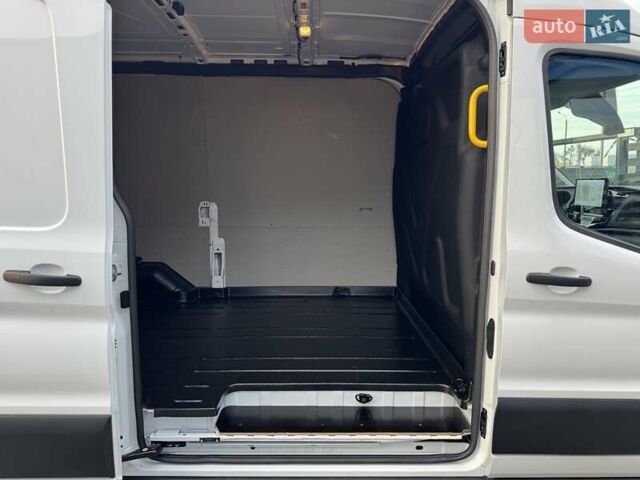 Белый Форд E-Transit, объемом двигателя 0 л и пробегом 12 тыс. км за 39900 $, фото 13 на Automoto.ua