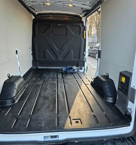 Белый Форд E-Transit, объемом двигателя 0 л и пробегом 12 тыс. км за 38500 $, фото 26 на Automoto.ua