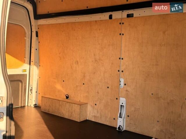 Белый Форд E-Transit, объемом двигателя 0 л и пробегом 31 тыс. км за 38500 $, фото 31 на Automoto.ua