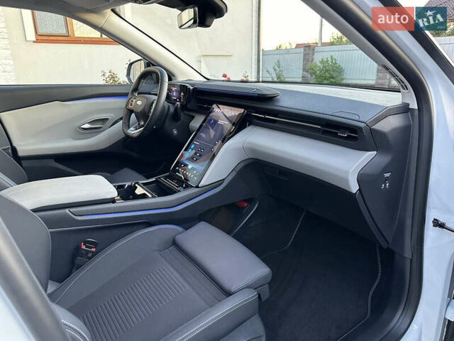 Белый Форд Explorer EV, объемом двигателя 0 л и пробегом 5 тыс. км за 38000 $, фото 67 на Automoto.ua