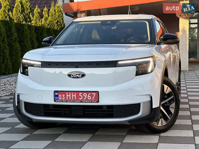 Белый Форд Explorer EV, объемом двигателя 0 л и пробегом 5 тыс. км за 38000 $, фото 7 на Automoto.ua
