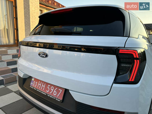 Белый Форд Explorer EV, объемом двигателя 0 л и пробегом 5 тыс. км за 38000 $, фото 19 на Automoto.ua