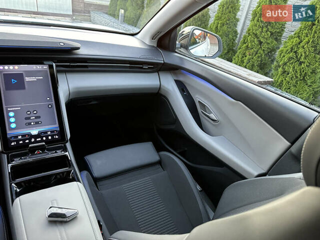 Белый Форд Explorer EV, объемом двигателя 0 л и пробегом 5 тыс. км за 38000 $, фото 72 на Automoto.ua