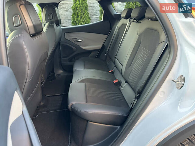 Белый Форд Explorer EV, объемом двигателя 0 л и пробегом 5 тыс. км за 38000 $, фото 38 на Automoto.ua