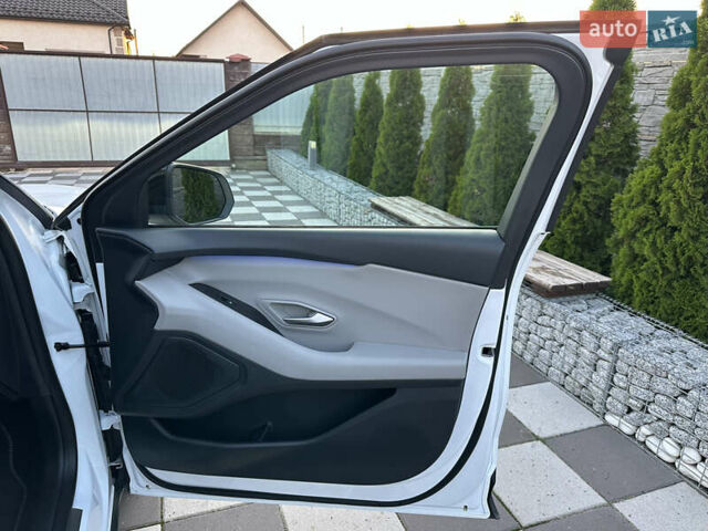Белый Форд Explorer EV, объемом двигателя 0 л и пробегом 5 тыс. км за 38000 $, фото 58 на Automoto.ua