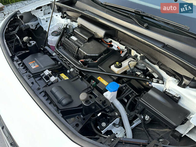 Белый Форд Explorer EV, объемом двигателя 0 л и пробегом 5 тыс. км за 38000 $, фото 93 на Automoto.ua