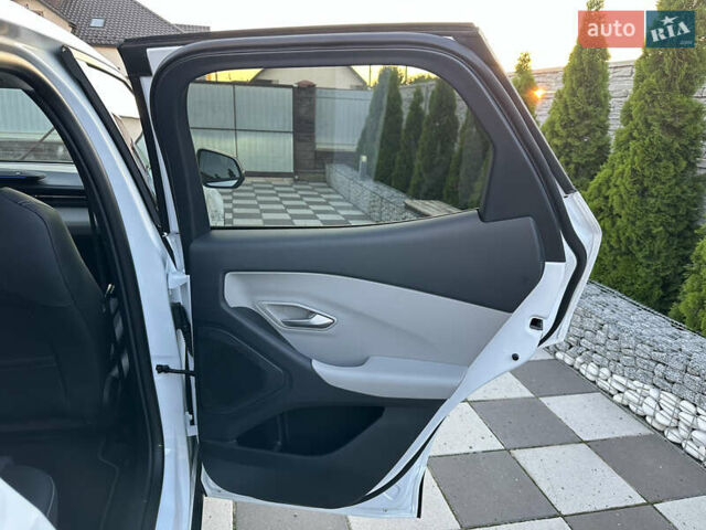 Белый Форд Explorer EV, объемом двигателя 0 л и пробегом 5 тыс. км за 38000 $, фото 51 на Automoto.ua