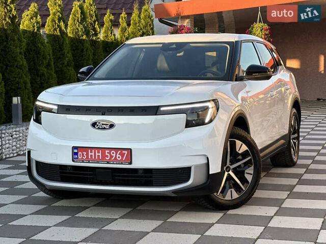 Белый Форд Explorer EV, объемом двигателя 0 л и пробегом 5 тыс. км за 38000 $, фото 5 на Automoto.ua
