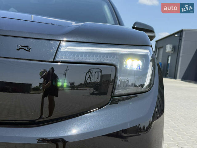 Черный Форд Explorer EV, объемом двигателя 0 л и пробегом 1 тыс. км за 34999 $, фото 21 на Automoto.ua