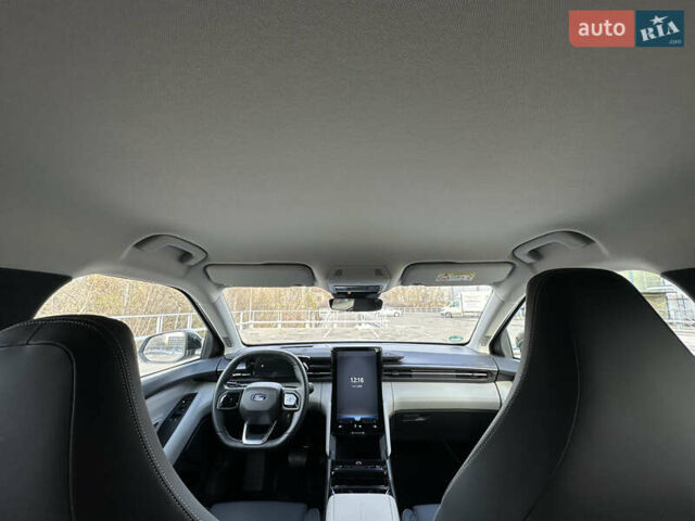 Синий Форд Explorer EV, объемом двигателя 0 л и пробегом 8 тыс. км за 35900 $, фото 16 на Automoto.ua