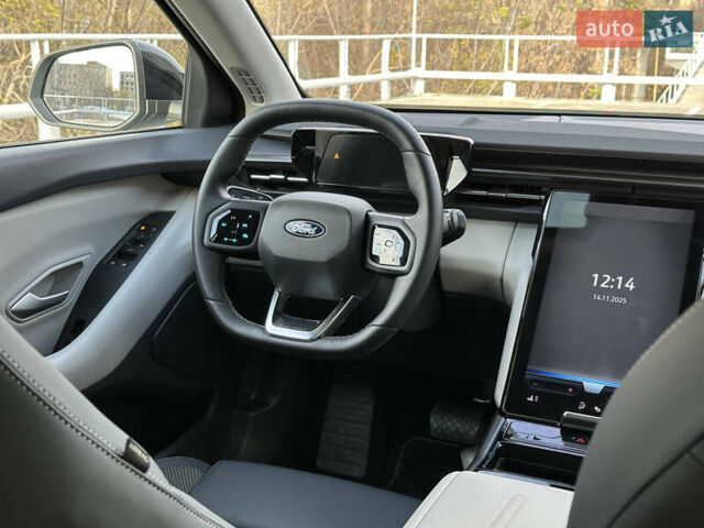 Синий Форд Explorer EV, объемом двигателя 0 л и пробегом 8 тыс. км за 35900 $, фото 7 на Automoto.ua