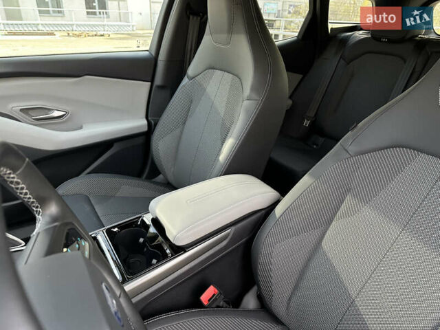 Синий Форд Explorer EV, объемом двигателя 0 л и пробегом 8 тыс. км за 35900 $, фото 22 на Automoto.ua