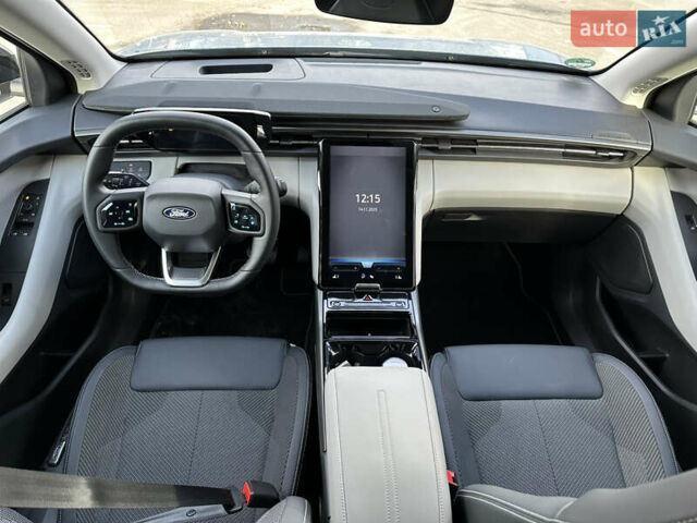 Синий Форд Explorer EV, объемом двигателя 0 л и пробегом 8 тыс. км за 35900 $, фото 8 на Automoto.ua