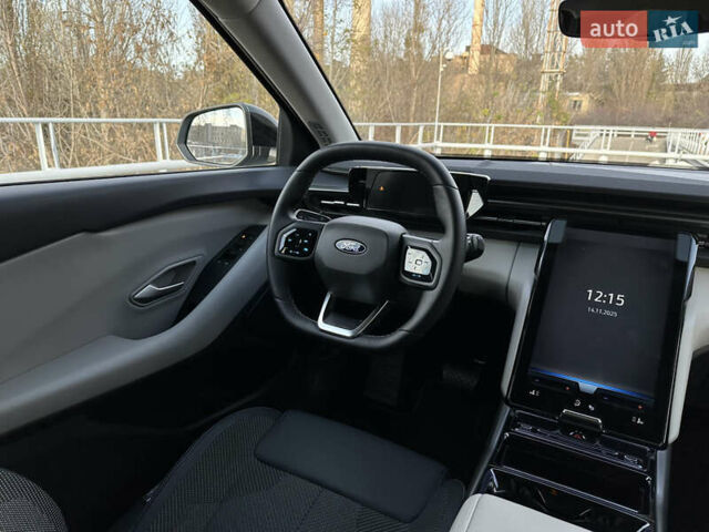 Синий Форд Explorer EV, объемом двигателя 0 л и пробегом 8 тыс. км за 35900 $, фото 11 на Automoto.ua
