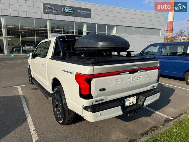 Белый Форд F-150 Lightning, объемом двигателя 0 л и пробегом 30 тыс. км за 65000 $, фото 1 на Automoto.ua