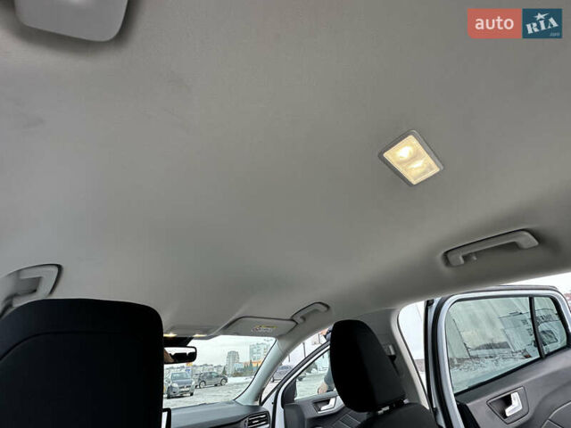 Белый Форд Focus Active, объемом двигателя 1.5 л и пробегом 165 тыс. км за 15200 $, фото 39 на Automoto.ua