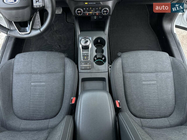 Белый Форд Focus Active, объемом двигателя 1.5 л и пробегом 165 тыс. км за 15200 $, фото 45 на Automoto.ua