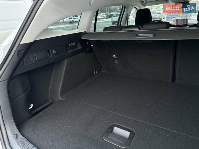 Белый Форд Focus Active, объемом двигателя 1.5 л и пробегом 165 тыс. км за 15200 $, фото 52 на Automoto.ua