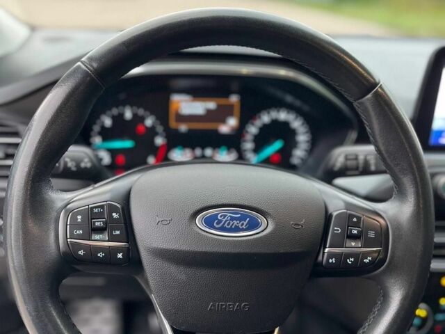 Черный Форд Focus Active, объемом двигателя 1.5 л и пробегом 156 тыс. км за 16000 $, фото 6 на Automoto.ua