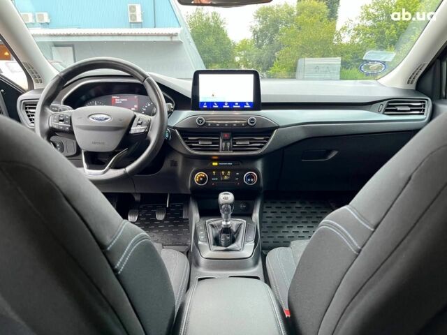 Черный Форд Focus Active, объемом двигателя 1.5 л и пробегом 156 тыс. км за 16000 $, фото 5 на Automoto.ua