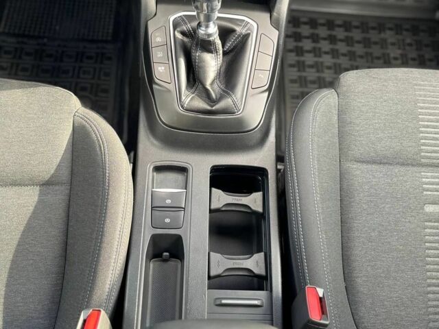 Черный Форд Focus Active, объемом двигателя 1.5 л и пробегом 156 тыс. км за 16000 $, фото 10 на Automoto.ua