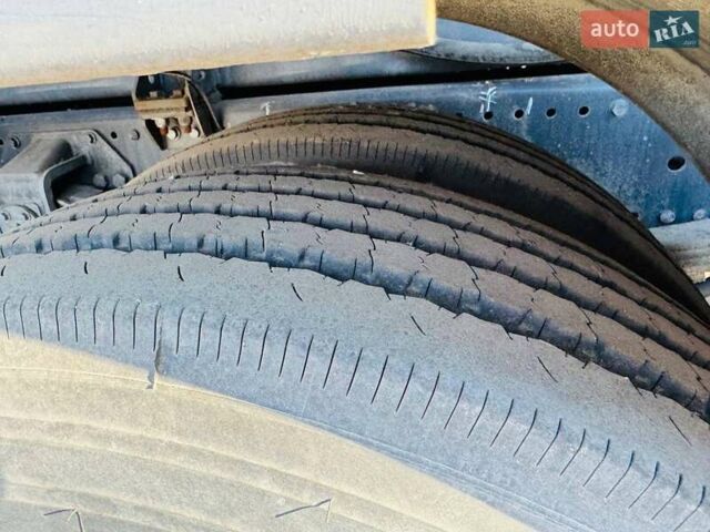 Білий Форд Trucks, об'ємом двигуна 8.97 л та пробігом 1 тис. км за 99999 $, фото 11 на Automoto.ua