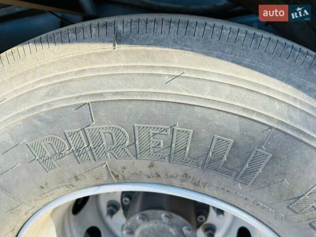 Білий Форд Trucks, об'ємом двигуна 8.97 л та пробігом 1 тис. км за 99999 $, фото 13 на Automoto.ua