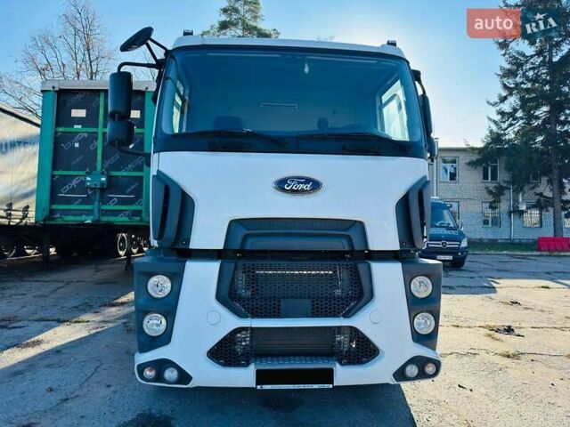 Білий Форд Trucks, об'ємом двигуна 8.97 л та пробігом 1 тис. км за 99999 $, фото 2 на Automoto.ua