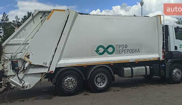 Білий Форд Trucks, об'ємом двигуна 8.97 л та пробігом 230 тис. км за 81222 $, фото 1 на Automoto.ua