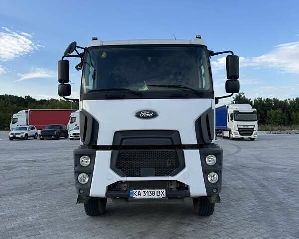 Білий Форд Trucks, об'ємом двигуна 12.7 л та пробігом 29 тис. км за 119999 $, фото 8 на Automoto.ua