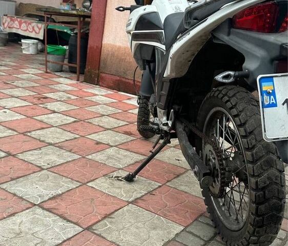 Форте Другая, объемом двигателя 0.3 л и пробегом 0 тыс. км за 1000 $, фото 1 на Automoto.ua