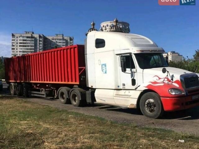 Червоний Фредлайнер Колумбіа, об'ємом двигуна 12.7 л та пробігом 700 тис. км за 9000 $, фото 3 на Automoto.ua
