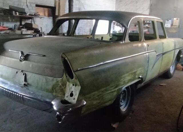 Черный ГАЗ 13, объемом двигателя 0 л и пробегом 100 тыс. км за 50000 $, фото 2 на Automoto.ua