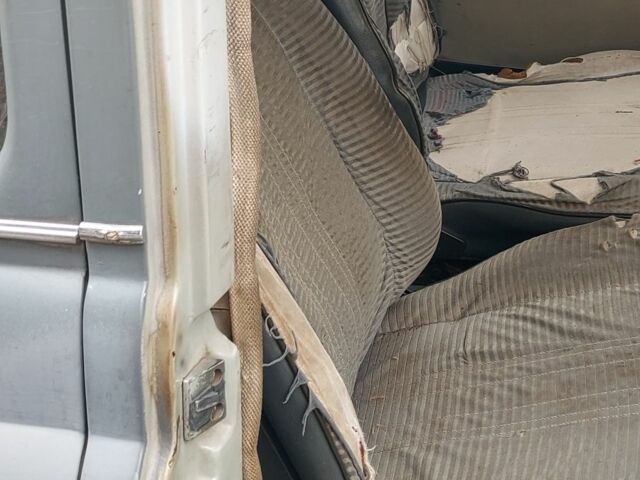 ГАЗ 20 1953 у Харкові на Automoto.ua Сірий ГАЗ 20, об'ємом двигуна 2.12 л та пробігом 85 тис. км за 1200 $, фото 12 на Automoto.ua