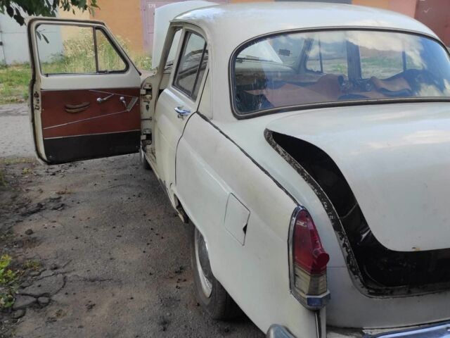 Белый ГАЗ 21, объемом двигателя 2.4 л и пробегом 83 тыс. км за 1500 $, фото 2 на Automoto.ua