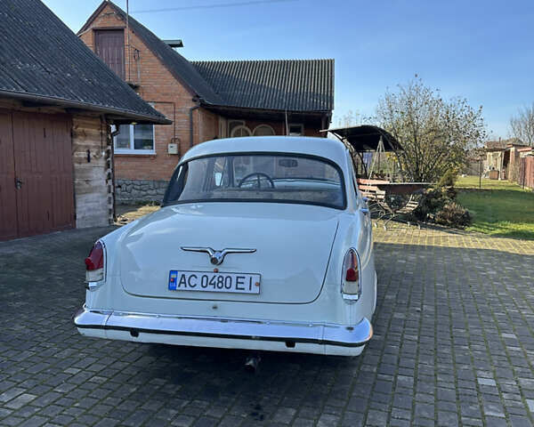 Белый ГАЗ 21 Волга, объемом двигателя 2.4 л и пробегом 5 тыс. км за 7500 $, фото 4 на Automoto.ua