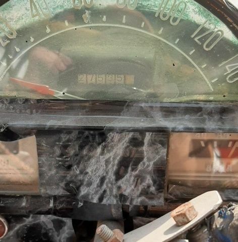 Черный ГАЗ 21, объемом двигателя 2.4 л и пробегом 27 тыс. км за 2000 $, фото 9 на Automoto.ua
