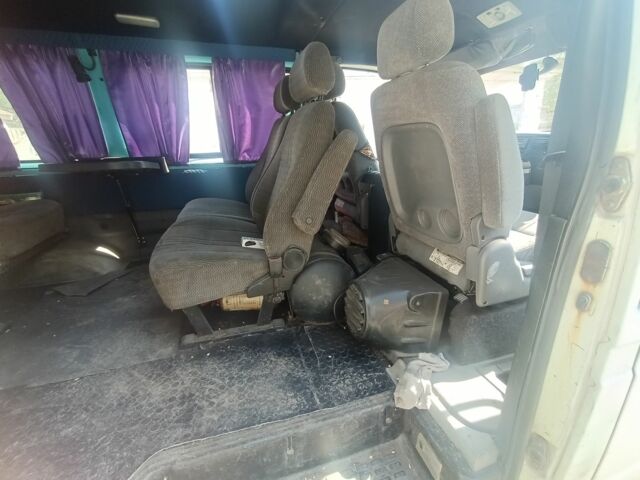 Белый ГАЗ 2217 Соболь, объемом двигателя 2 л и пробегом 330 тыс. км за 3118 $, фото 6 на Automoto.ua