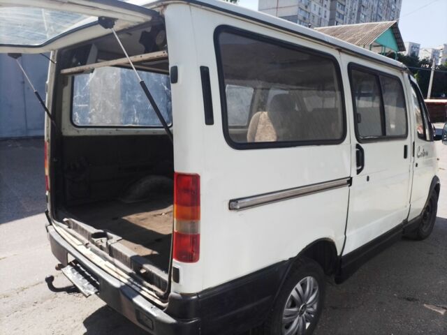 Білий ГАЗ 2217 Соболь, об'ємом двигуна 2.3 л та пробігом 65 тис. км за 1934 $, фото 3 на Automoto.ua