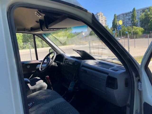 Белый ГАЗ 2217 Соболь, объемом двигателя 2.3 л и пробегом 329 тыс. км за 2500 $, фото 3 на Automoto.ua