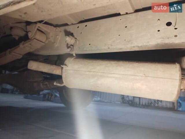 Белый ГАЗ 2217 Соболь, объемом двигателя 2.4 л и пробегом 208 тыс. км за 2200 $, фото 1 на Automoto.ua