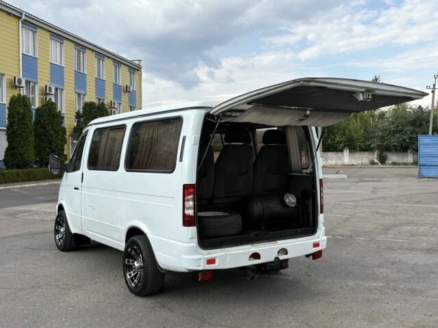 Белый ГАЗ 2217 Соболь, объемом двигателя 2.5 л и пробегом 217 тыс. км за 3950 $, фото 7 на Automoto.ua